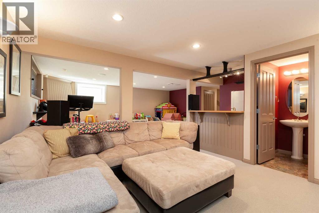 151 Riverdale Terrace W Property Photo 30