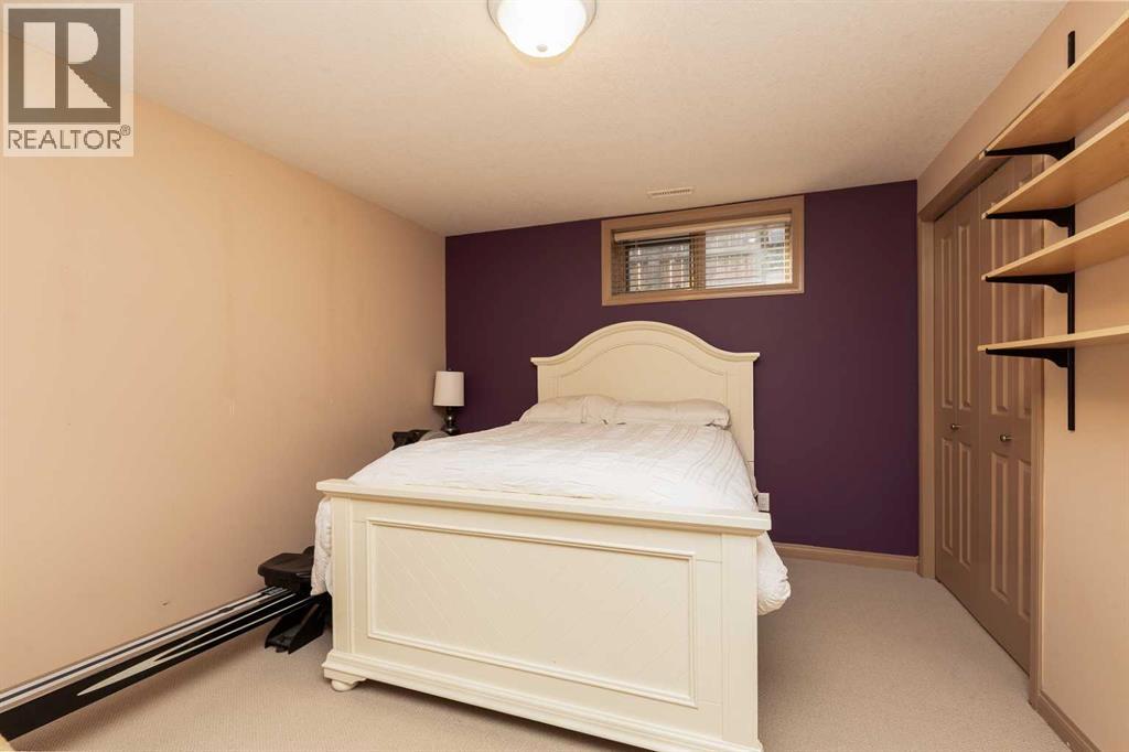 151 Riverdale Terrace W Property Photo 32