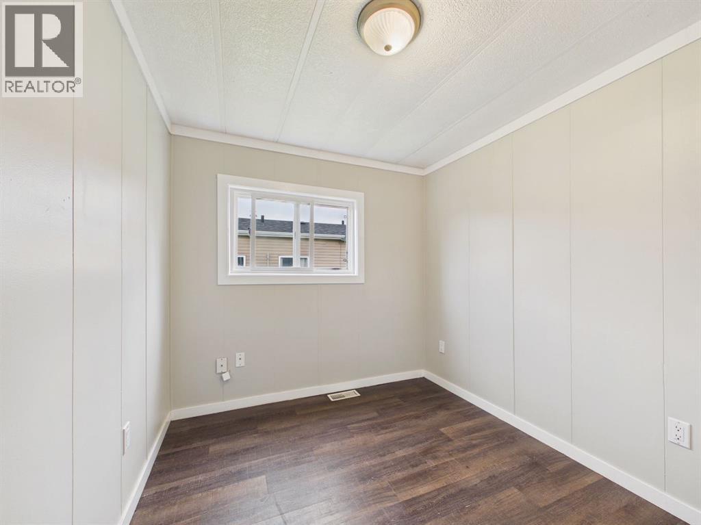 5344 76 Street Property Photo 10