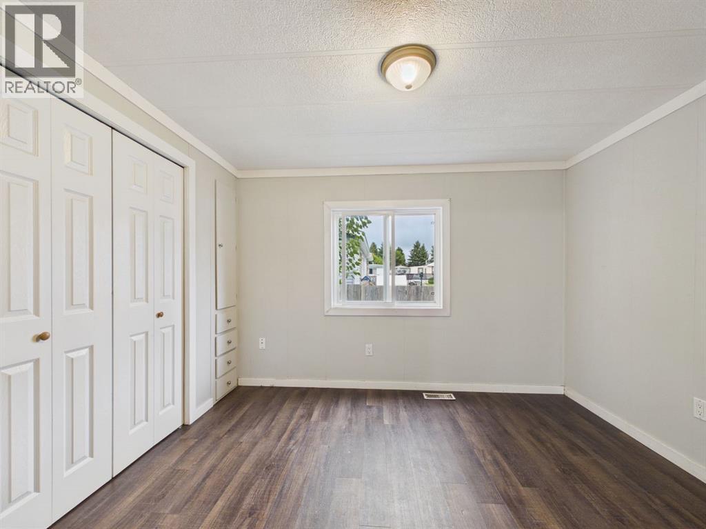 5344 76 Street Property Photo 18