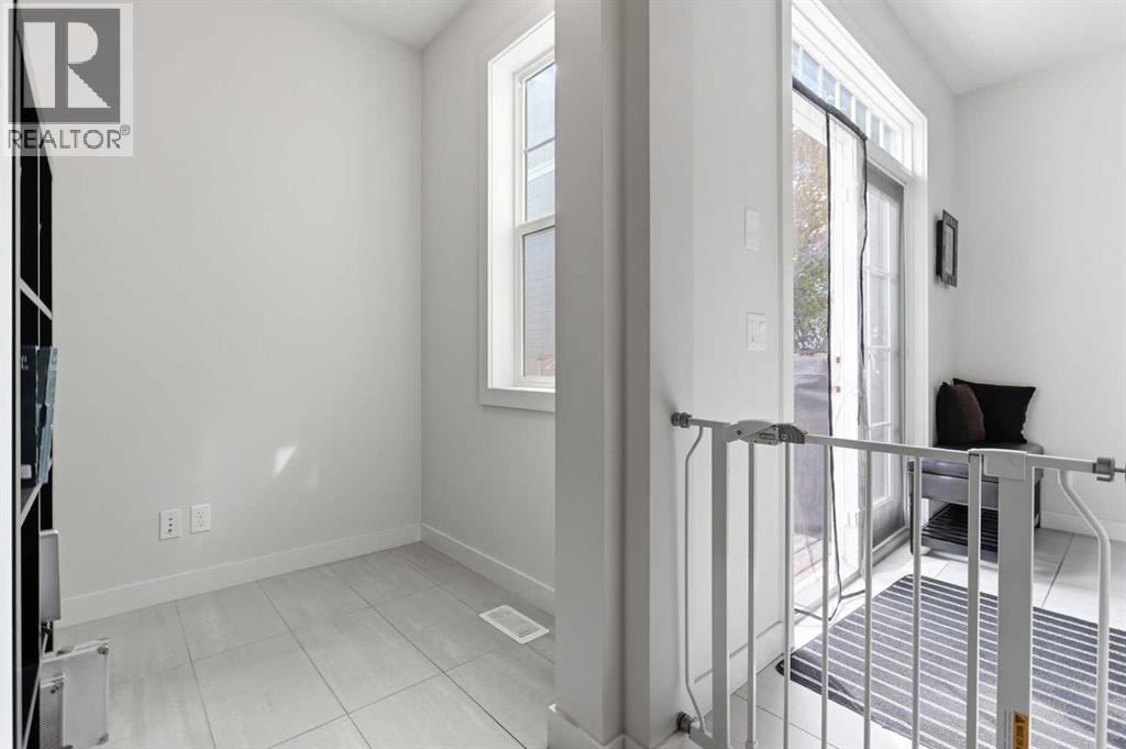 82 Dieppe Drive Sw Property Photo 19