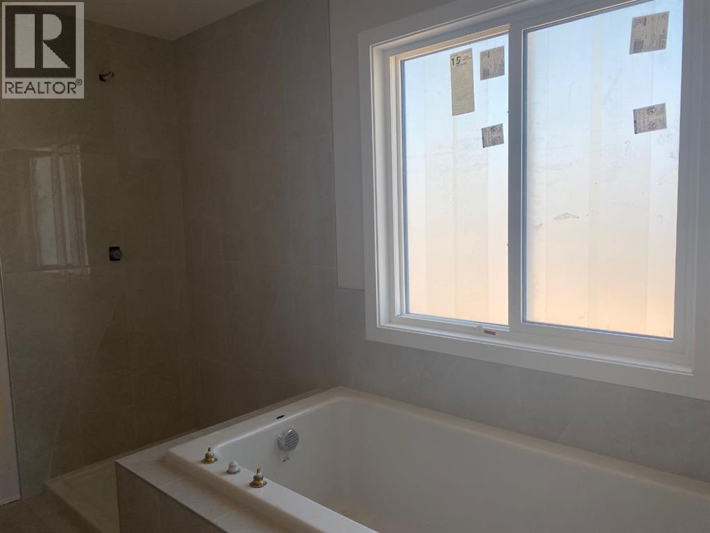 716 Mandalay Boulevard Property Photo 13