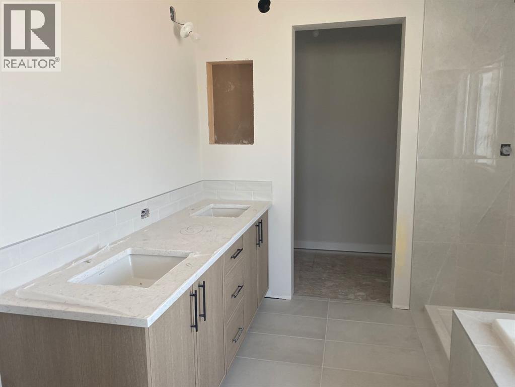 716 Mandalay Boulevard Property Photo 14