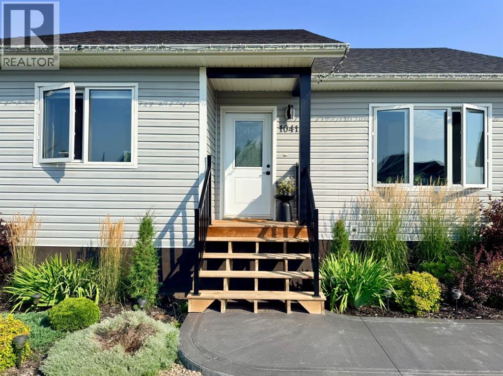 10418 105 Ave Property Photo 9