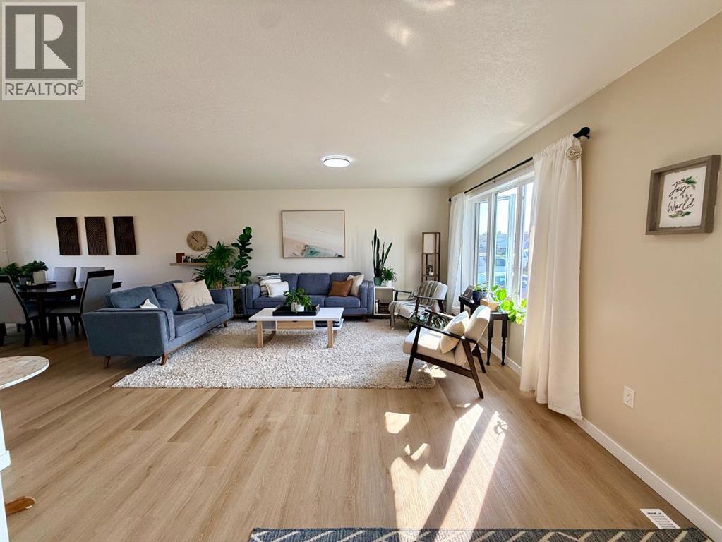 10418 105 Ave Property Photo 12