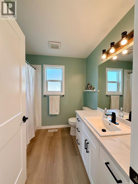 10418 105 Ave Property Photo 28
