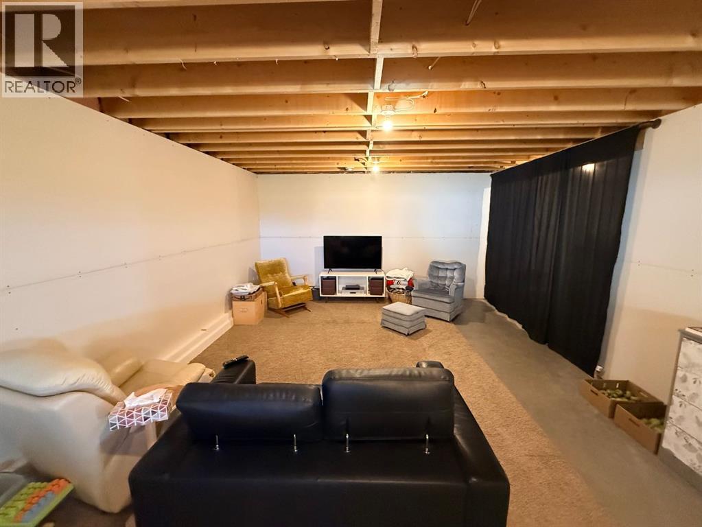10418 105 Ave Property Photo 38