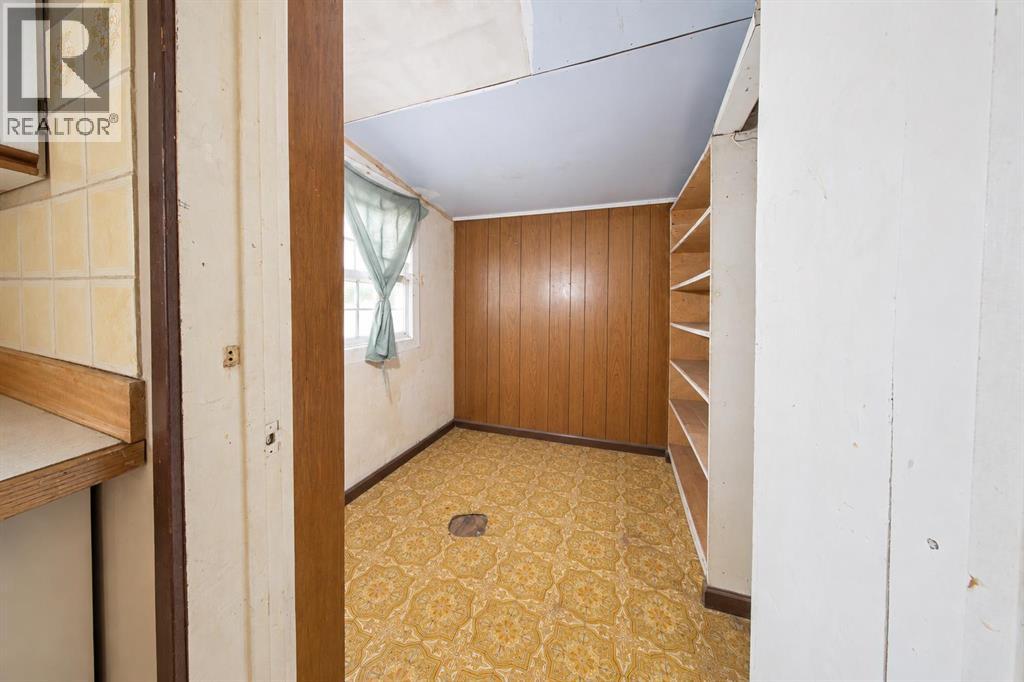 5006 47 Avenue Property Photo 16