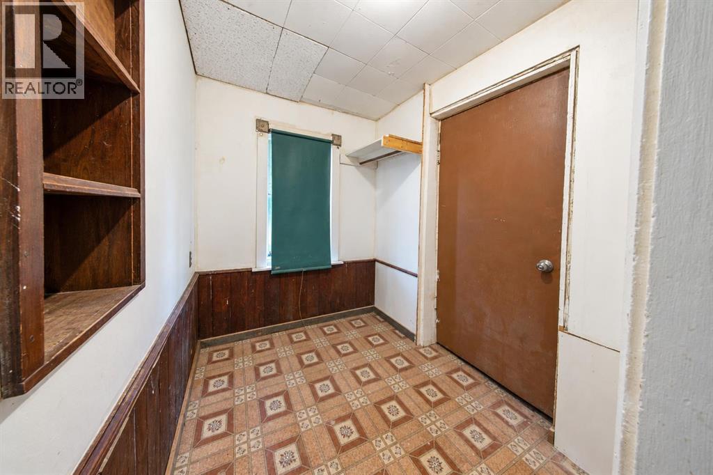 5006 47 Avenue Property Photo 17