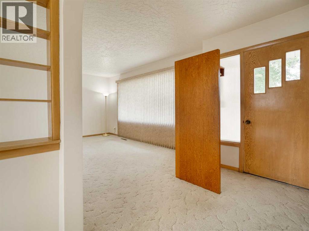 824 Stafford Drive N Property Photo 4