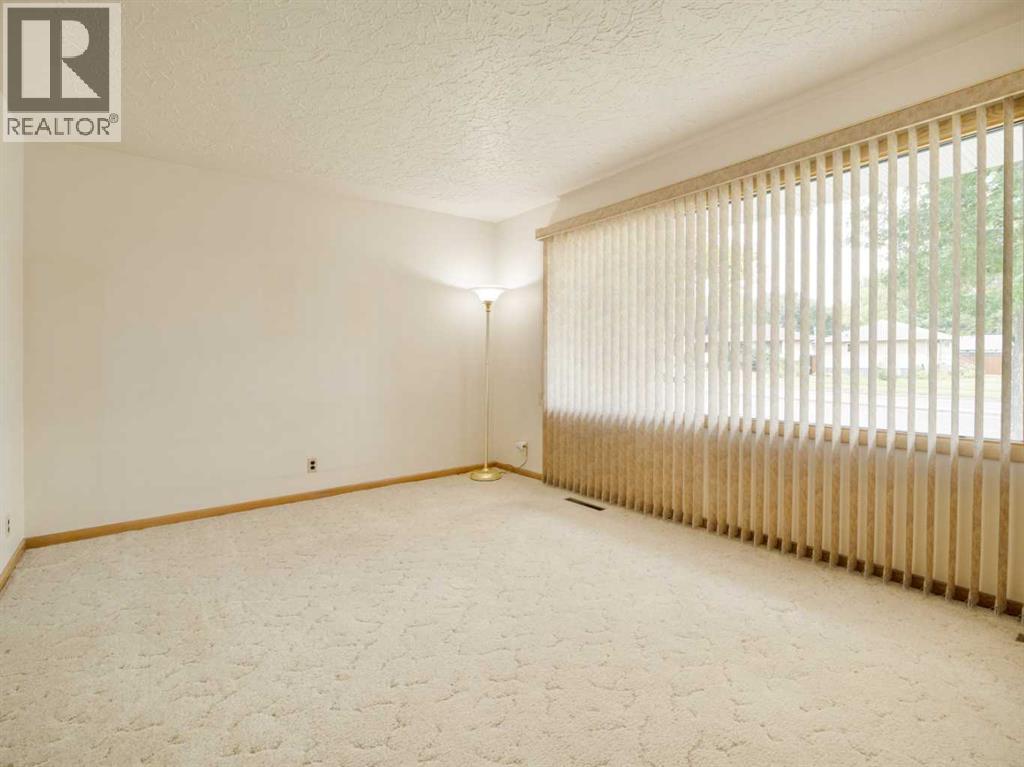 824 Stafford Drive N Property Photo 5