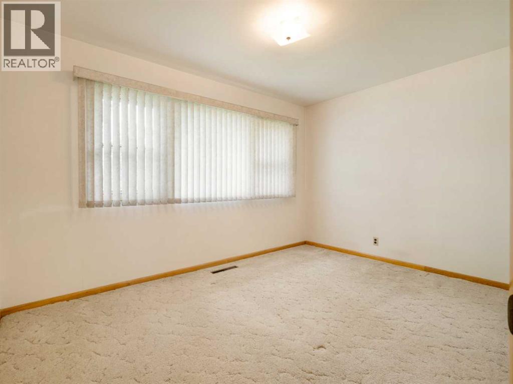 824 Stafford Drive N Property Photo 9