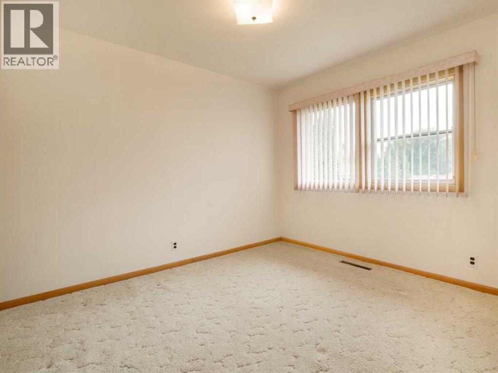 824 Stafford Drive N Property Photo 11