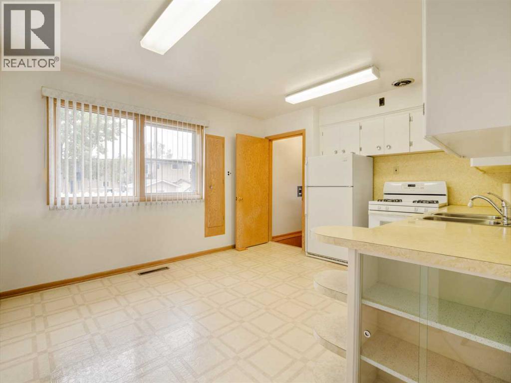 824 Stafford Drive N Property Photo 15
