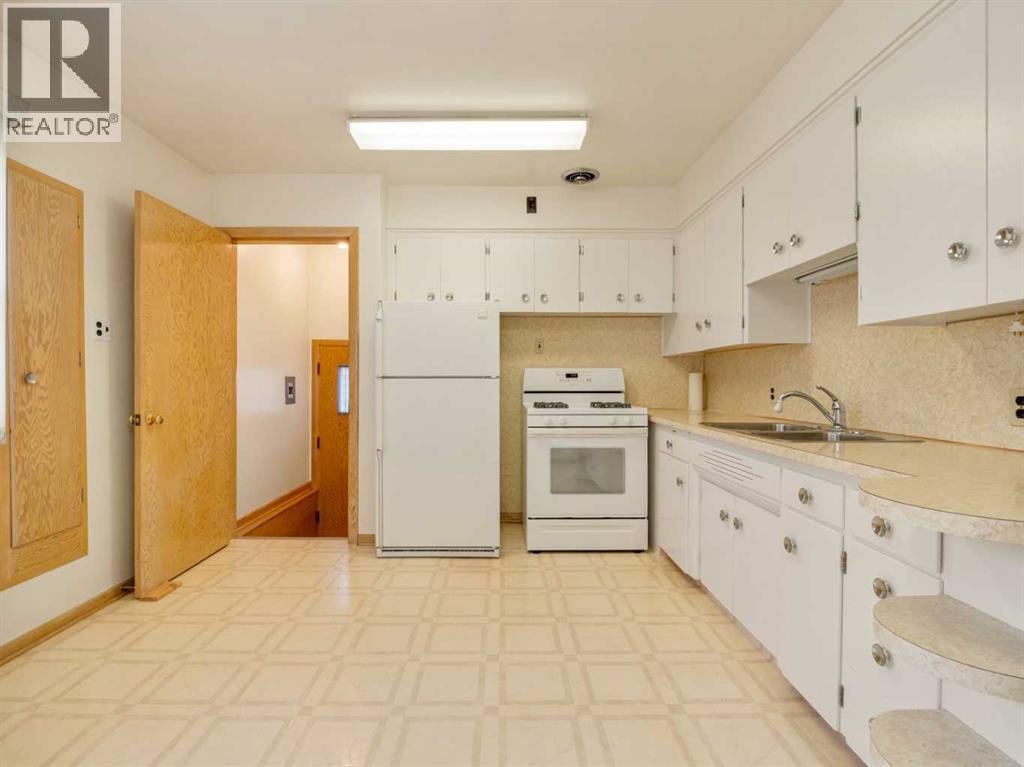 824 Stafford Drive N Property Photo 16