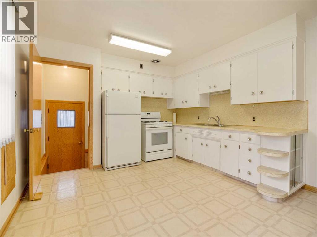 824 Stafford Drive N Property Photo 17