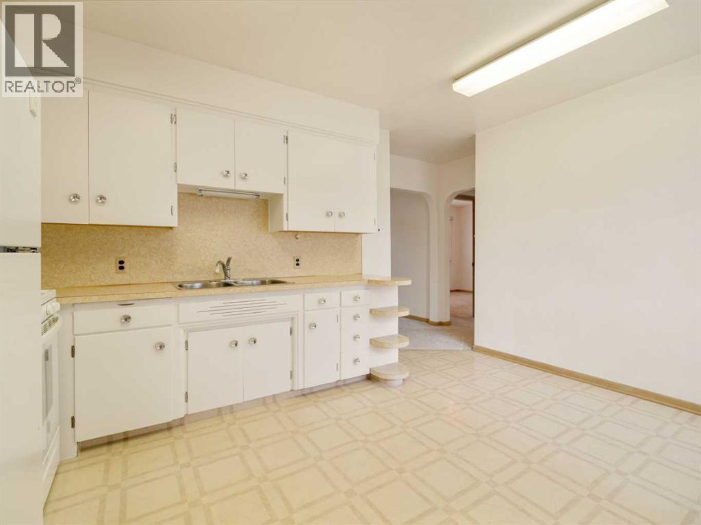 824 Stafford Drive N Property Photo 18