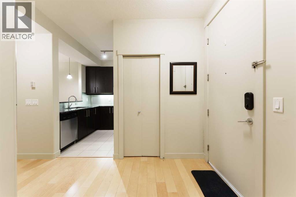 830 Centre Avenue Northeast Property Photo 6