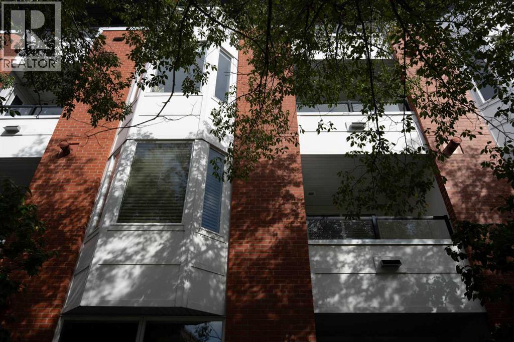 830 Centre Avenue Northeast Property Photo 38