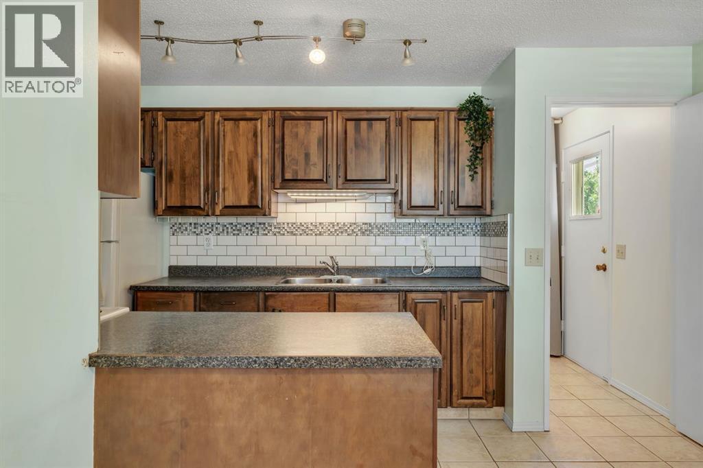127 Falshire Way Ne Property Photo 10