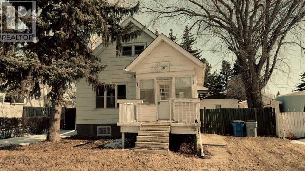 5115 46 Street Property Photo 1
