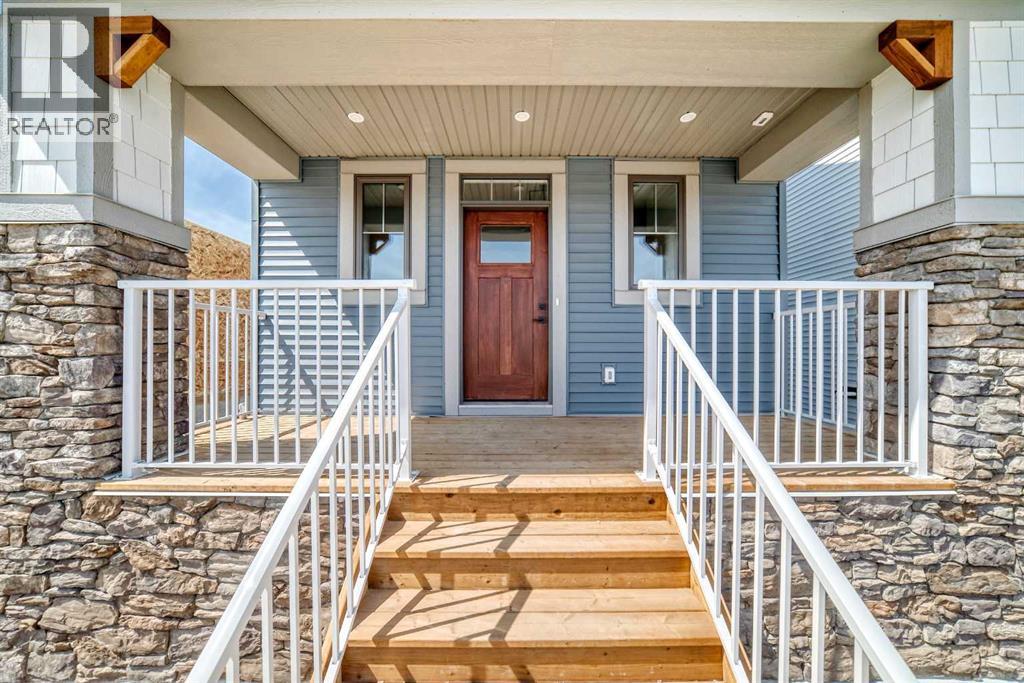 115 Montane Link Se Property Photo 2