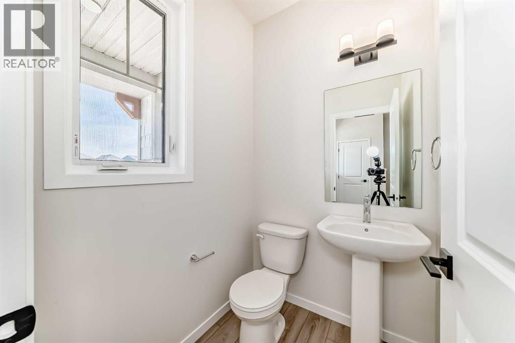 115 Montane Link Se Property Photo 24