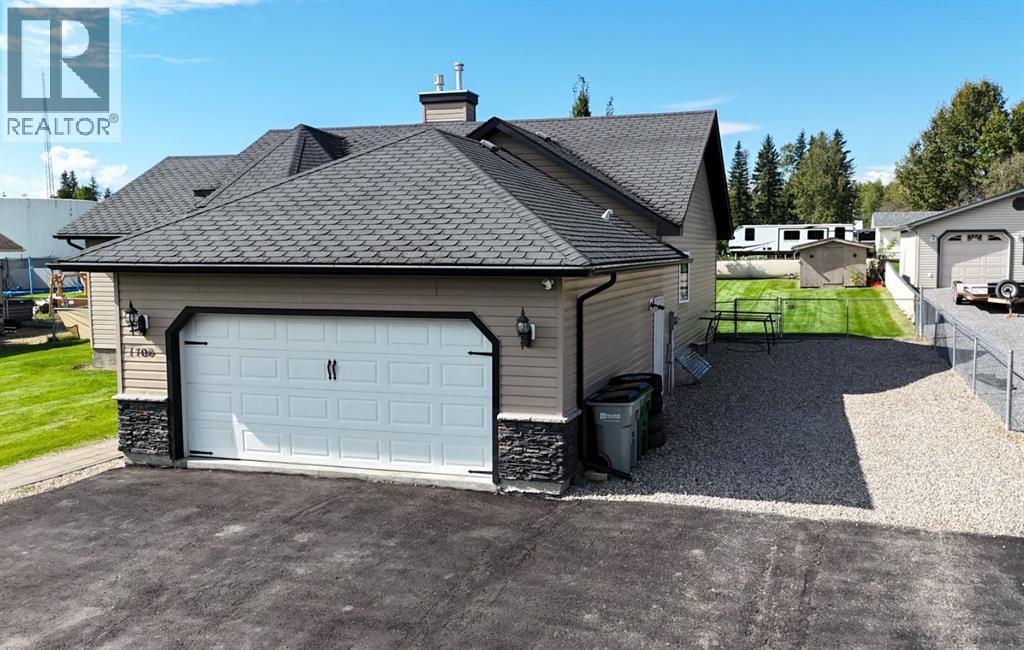 1706 62 Street Property Photo 3