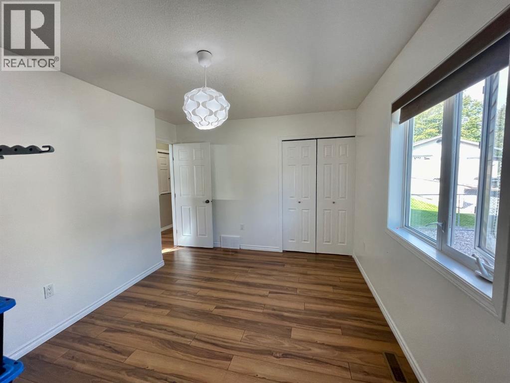 1706 62 Street Property Photo 33