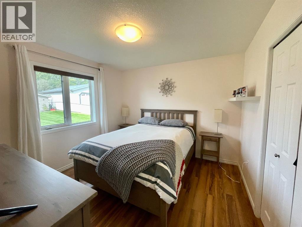 1706 62 Street Property Photo 34