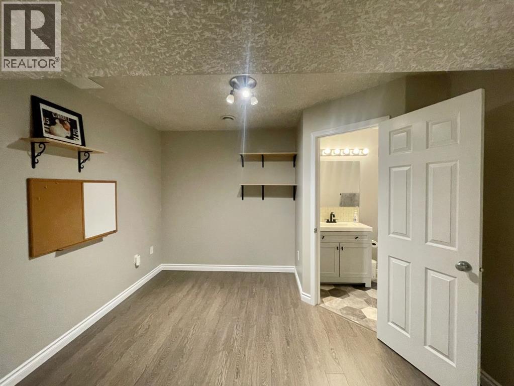 1706 62 Street Property Photo 47