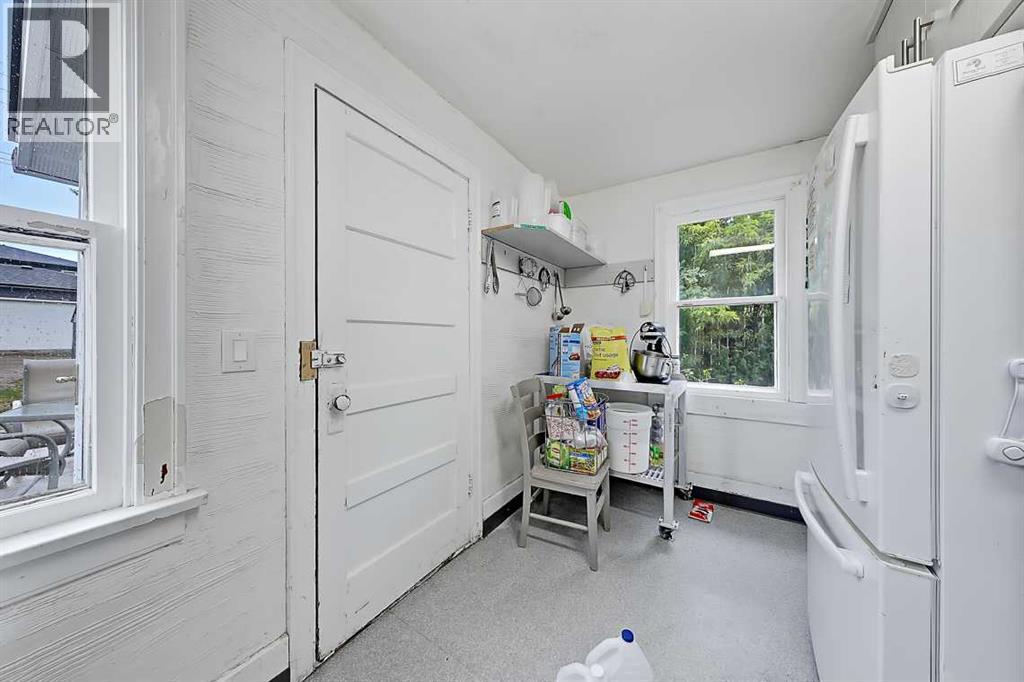 130 3 Avenue Se Property Photo 11