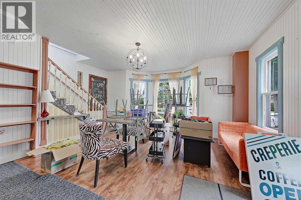 130 3 Avenue Se Property Photo 13