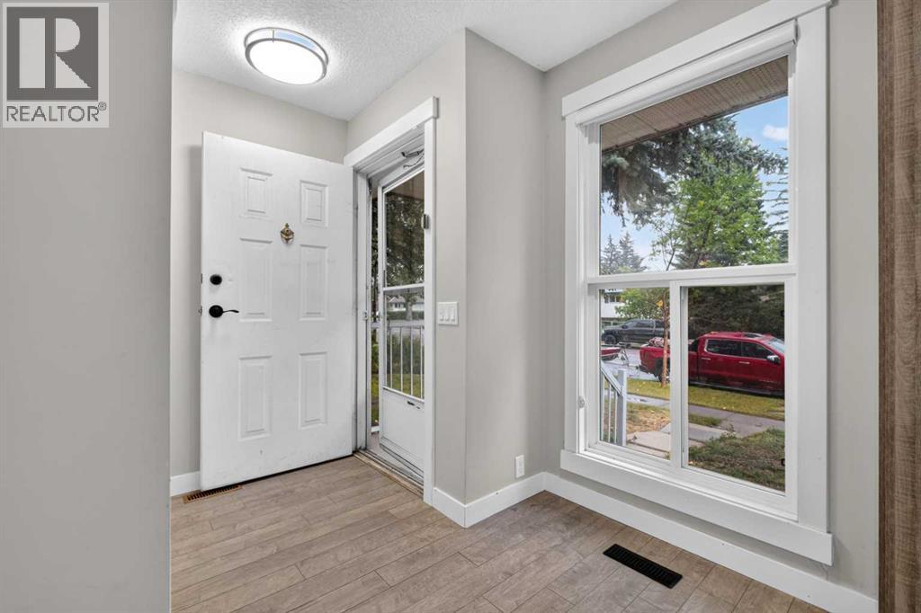 6415 Rundlehorn Drive Ne Property Photo 2