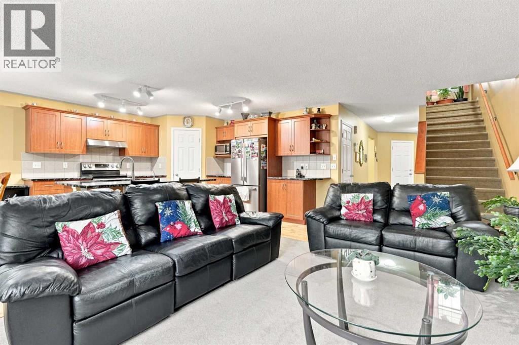 345 Saddlecrest Way Ne Property Photo 4