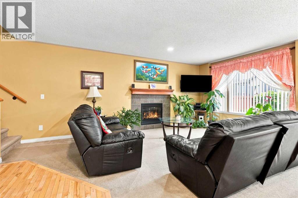 345 Saddlecrest Way Ne Property Photo 6
