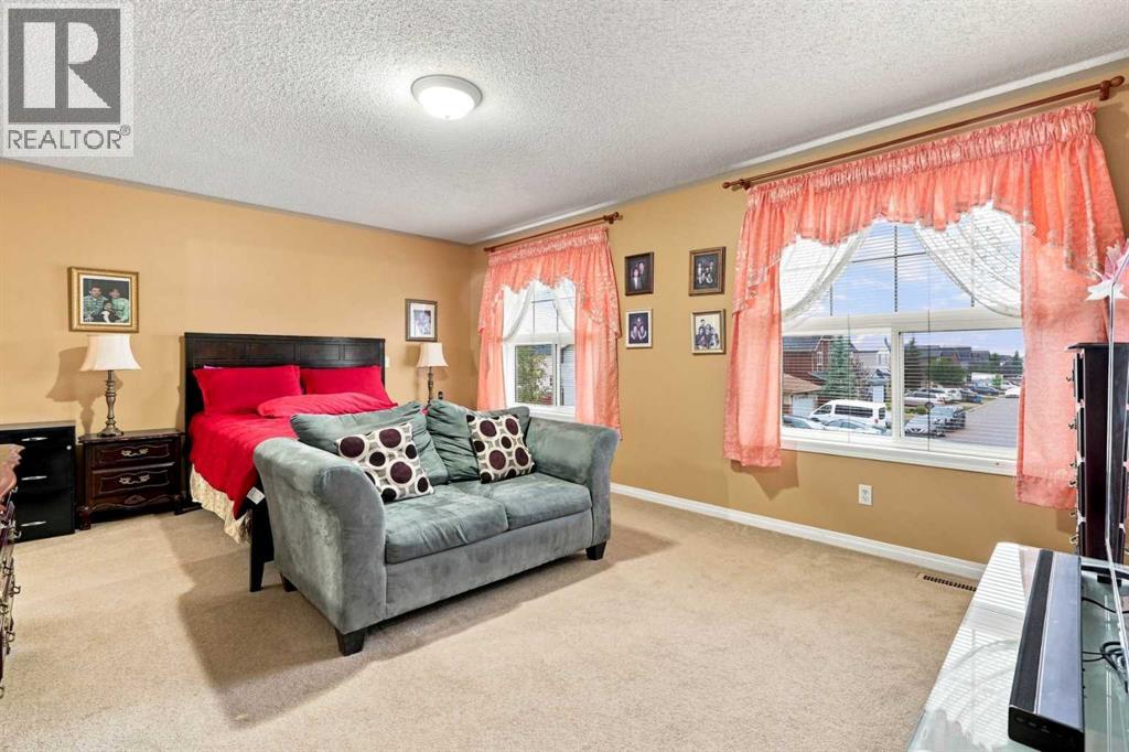 345 Saddlecrest Way Ne Property Photo 15