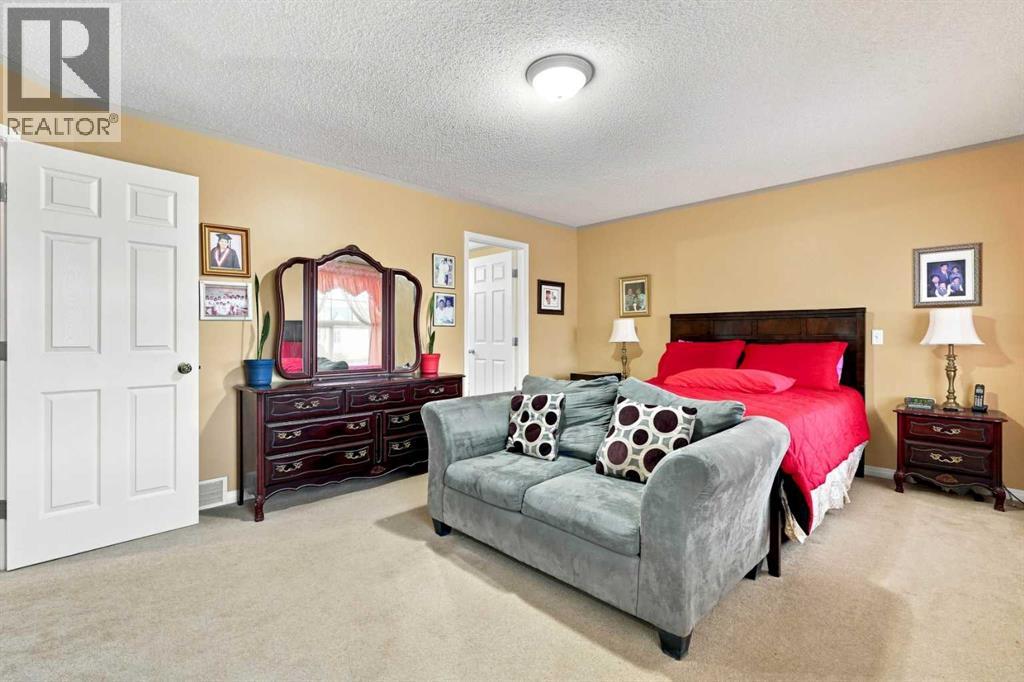 345 Saddlecrest Way Ne Property Photo 16