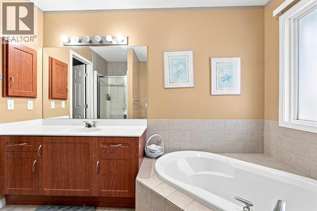 345 Saddlecrest Way Ne Property Photo 17