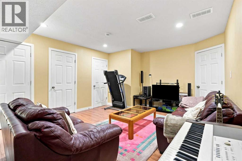 345 Saddlecrest Way Ne Property Photo 35