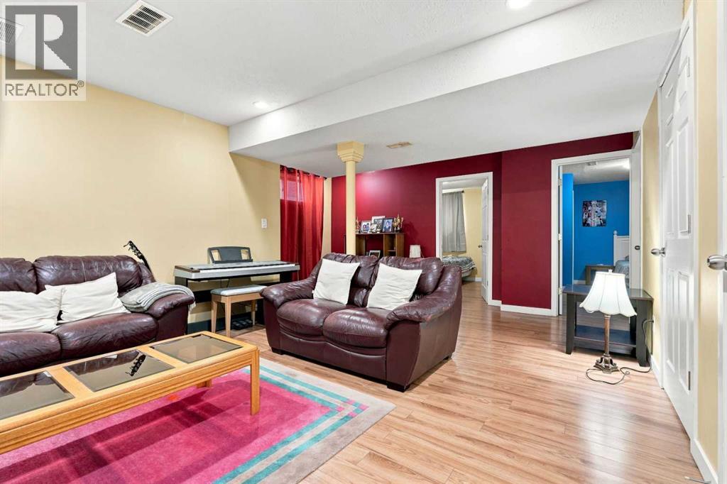 345 Saddlecrest Way Ne Property Photo 37