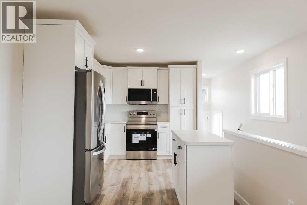 9525 114 Avenue Property Photo 2