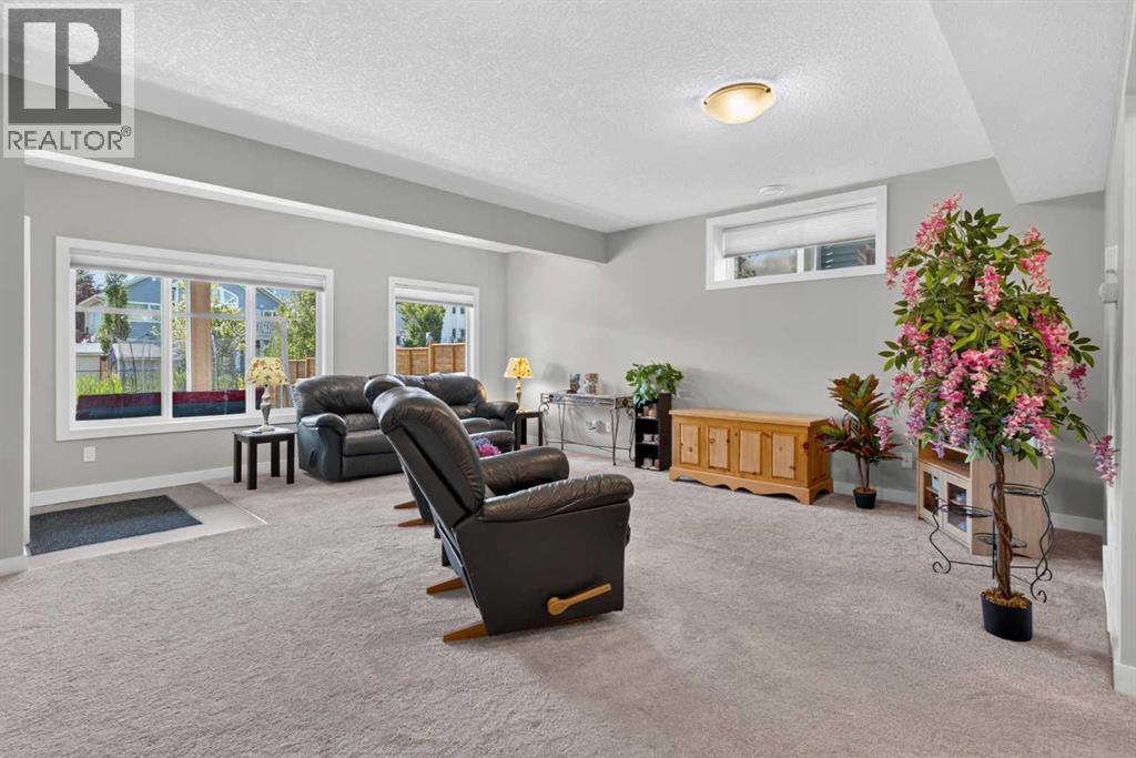 325 Bayside Crescent Sw Property Photo 34