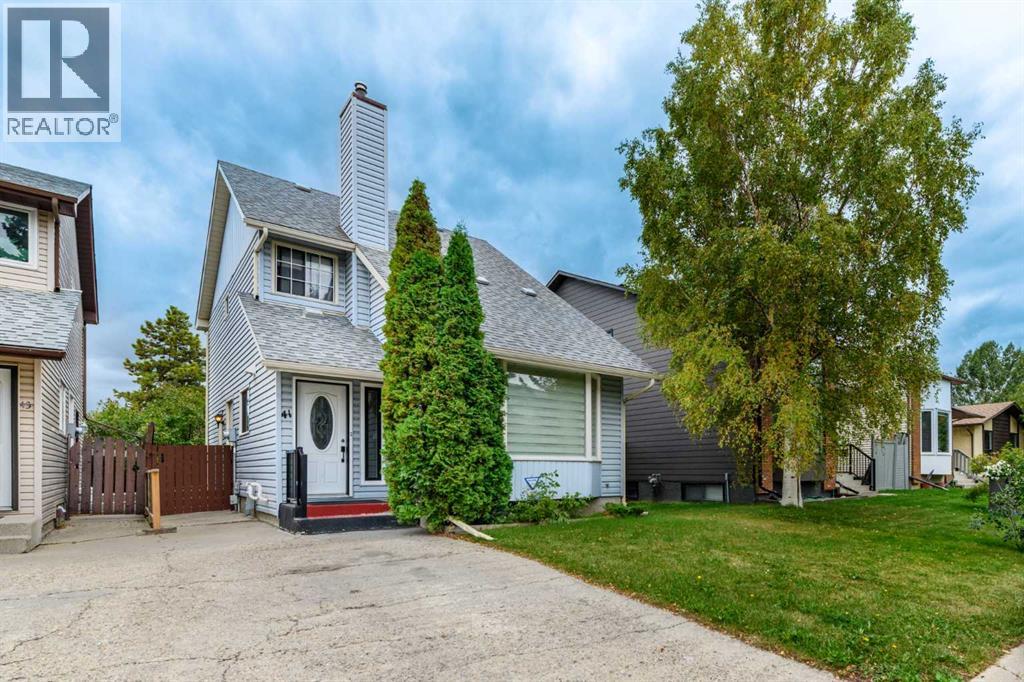 41 Edgeford Way Nw Property Photo 2