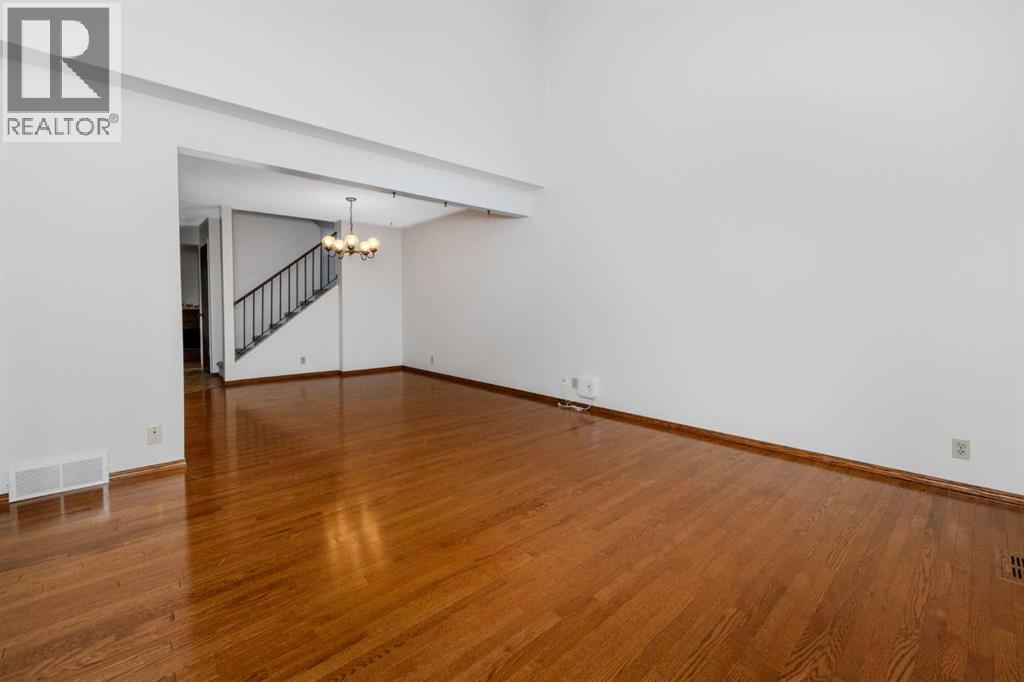 41 Edgeford Way Nw Property Photo 4