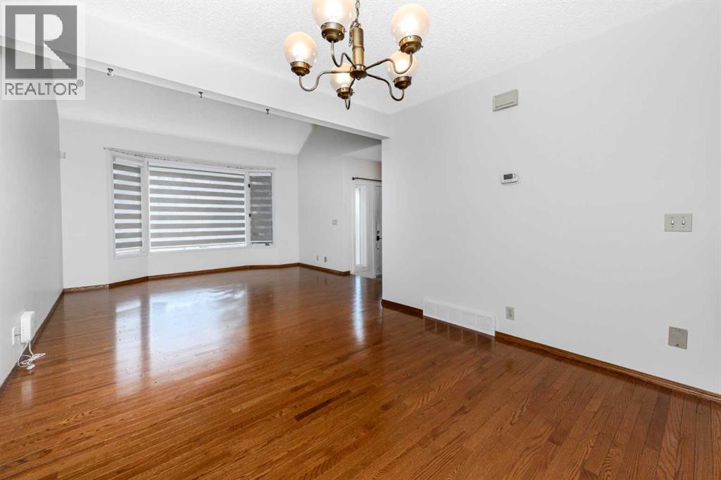 41 Edgeford Way Nw Property Photo 5