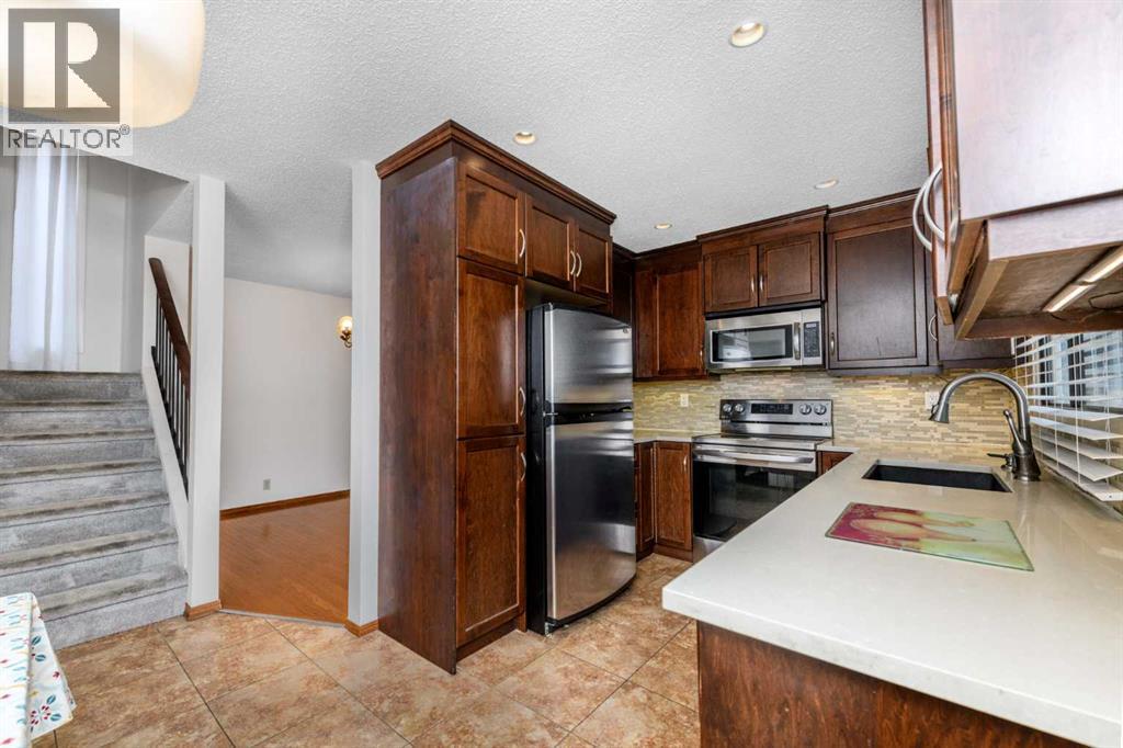 41 Edgeford Way Nw Property Photo 8