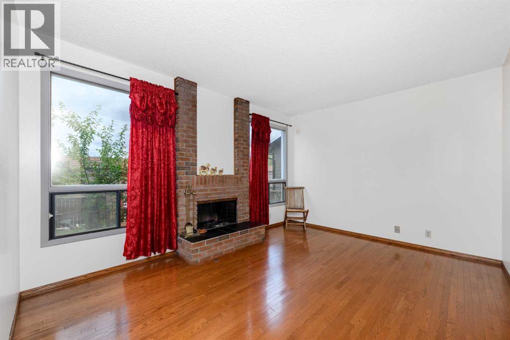 41 Edgeford Way Nw Property Photo 9
