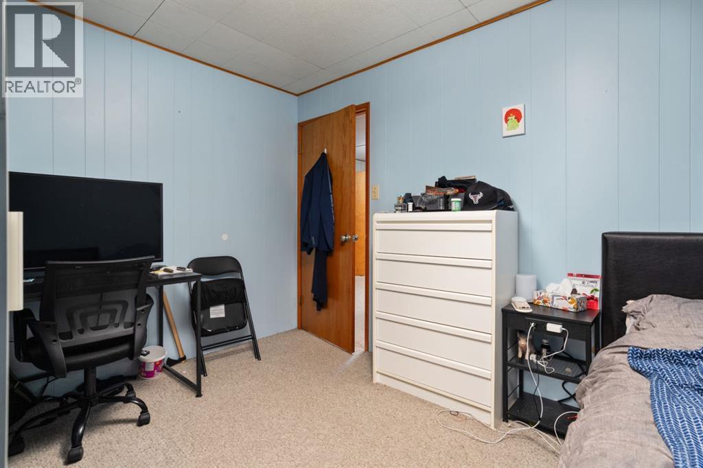 5402 52 Street Property Photo 23