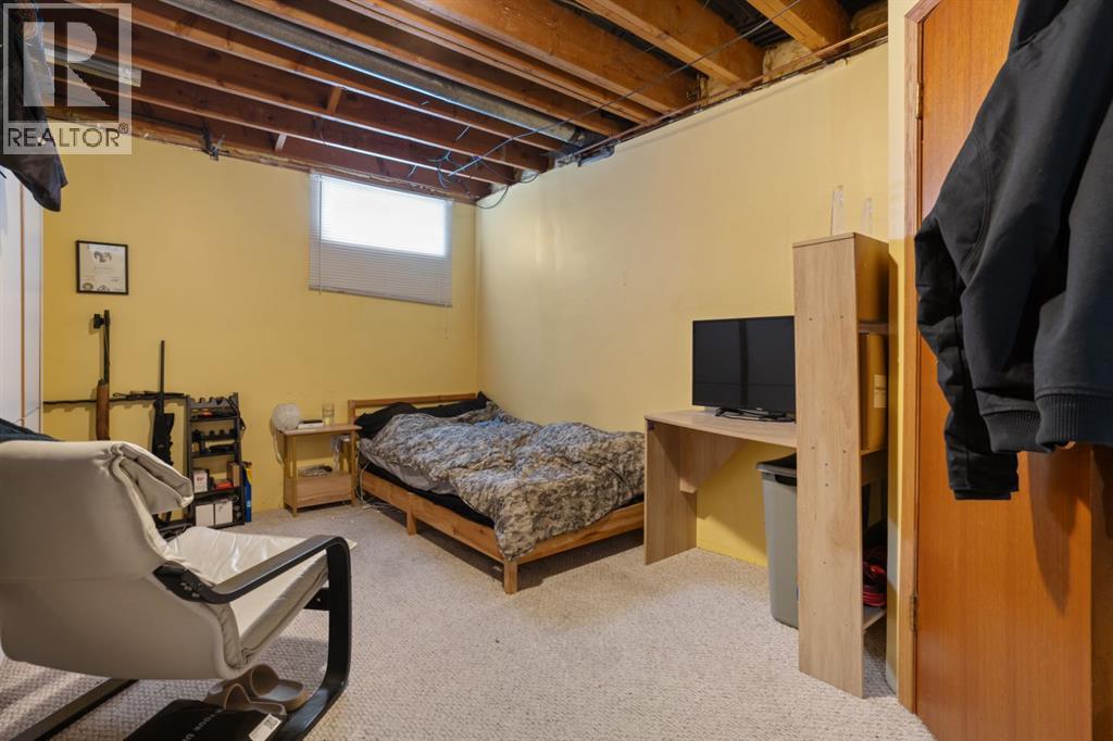 5402 52 Street Property Photo 24